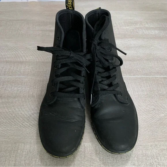 Dr. Martens Women's Black Shoreditch Leather Classic Ankle Combat Boot Size 6 - Picture 3 of 6